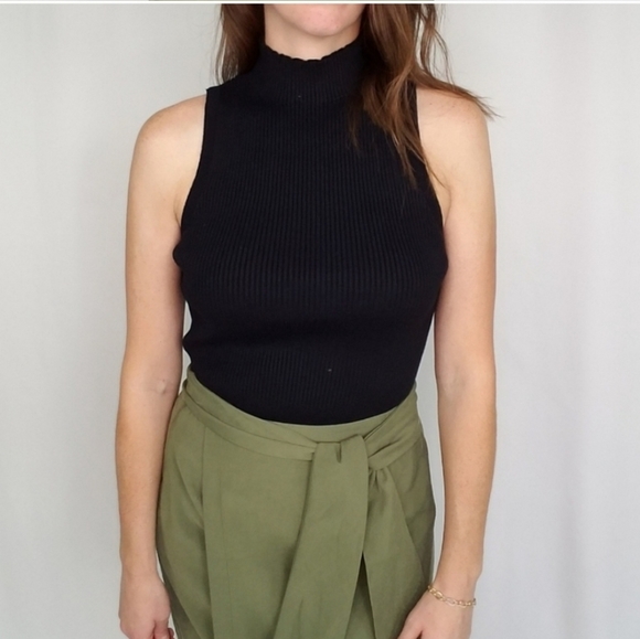 Gilli Black Mock Neck Ribbed Knit Sleeveless Top - Picture 4 of 4